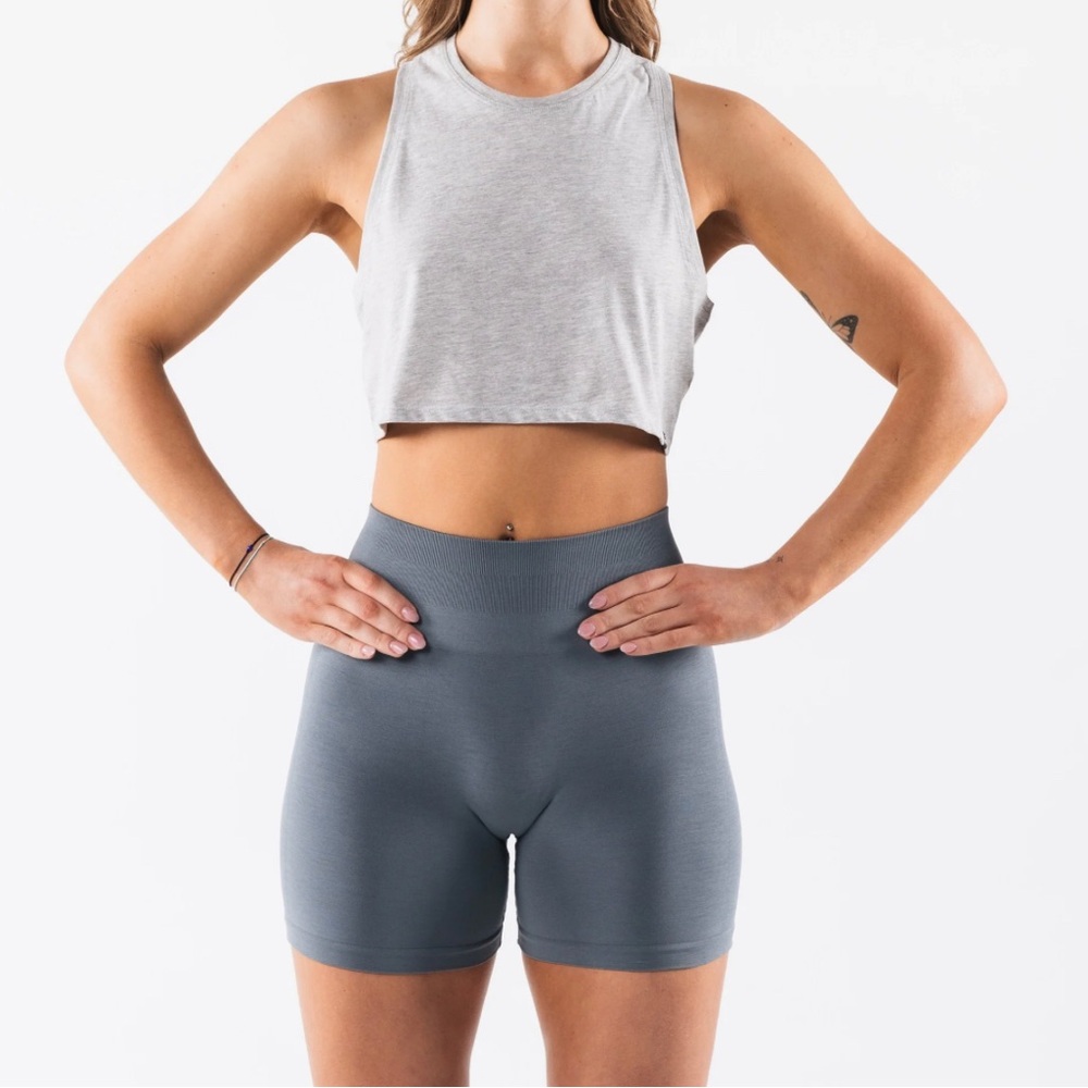 NWT ALPHALETE OT Muscle Cropped Tank size EXTRA SMALL Grey work out wear